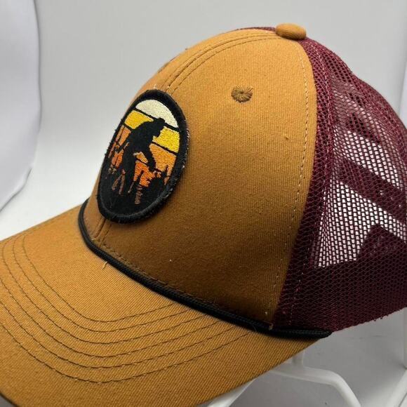 Yellow hat - Picture 3 of 5